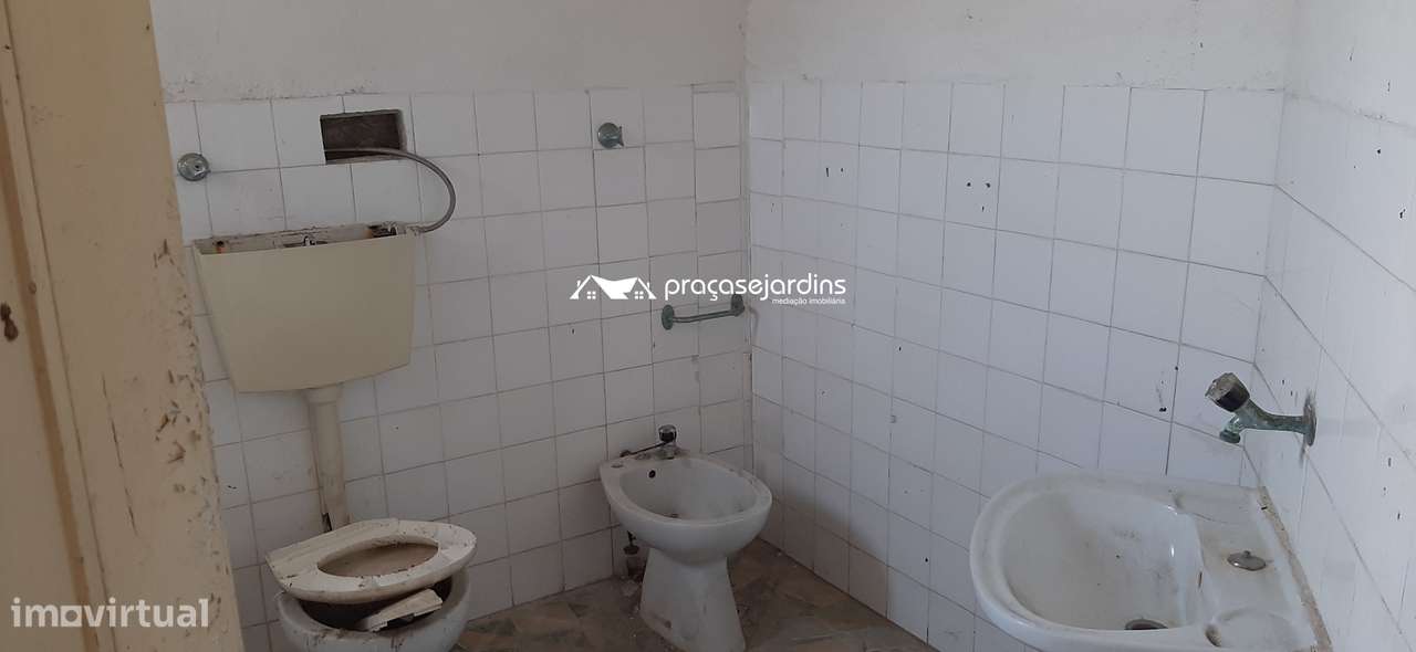 Prédio com 3 Apartamentos-34