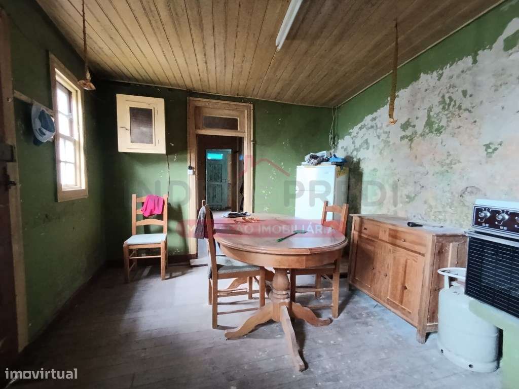 Moradia T2 C/Quintal - Castelões - Tondela-10