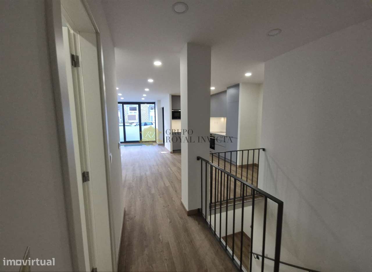 Oportunidade – Apartamento T2 Remodelado no Porto-6