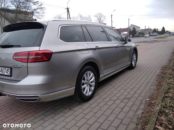 Volkswagen Passat Variant 2.0 TDI SCR DSG Highline - 4