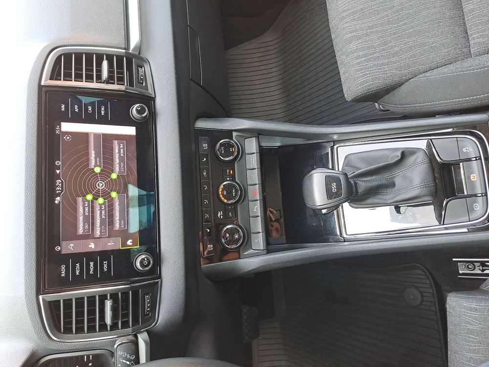 SKODA KAROQ Style 1.5STI150KM Virtual VarioFlex Kamera Grzana Szyba/Kierownica HAK