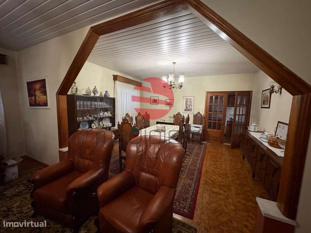 Moradia Bi-Familiar T8 Venda Moimenta da Beira-18