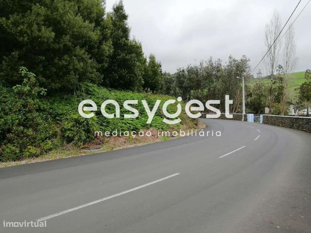 Terreno em lugar agradável com muito bom acesso - Terra Chã - Grande imagem: 3/5