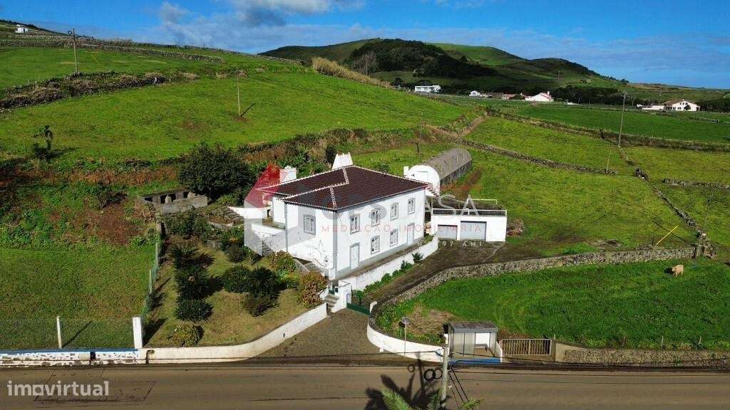 Moradia T4 em Prédio Misto – Fonte do Bastardo-35