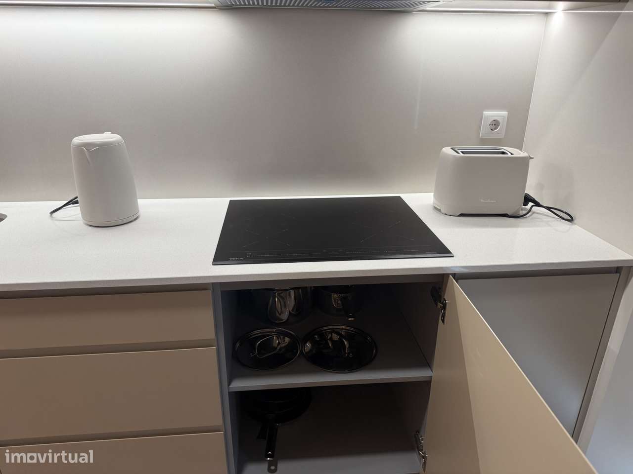 Apartamento T1 moderno com varanda no Funchal - Grande imagem: 3/15