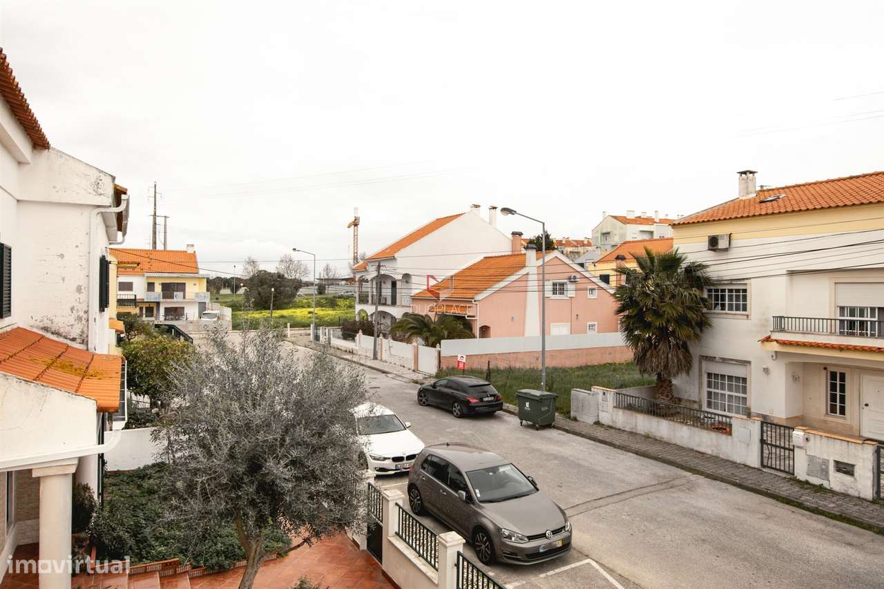 Moradia Premium T4 com Sótão, Ginásio, Garagem e Excelentes Áreas | Mo-24