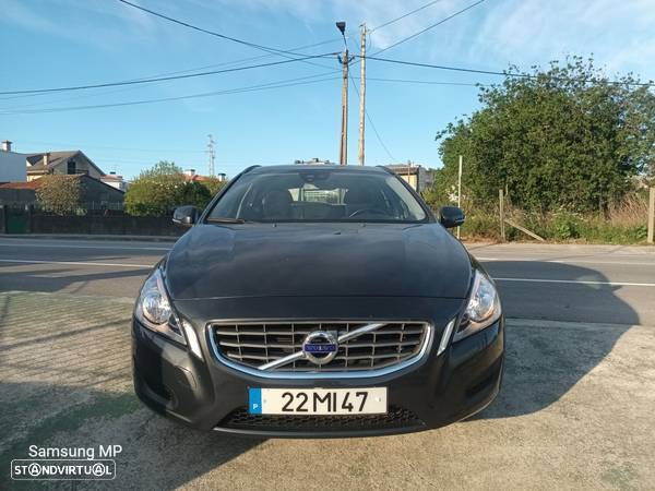 Volvo V60 2.0 D3 Momentum - 24