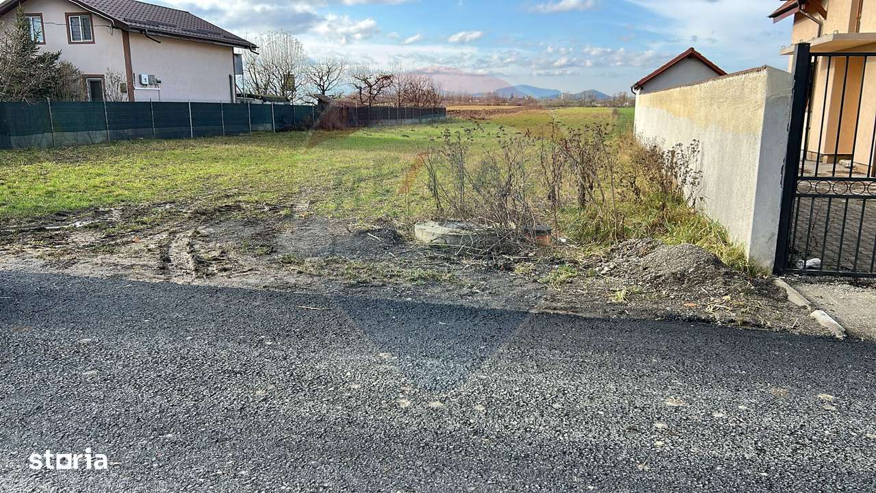 Teren de vânzare în  Prejmer de 3,600 mp ,  intravilan cu utilități - Imagine principală: 2/7