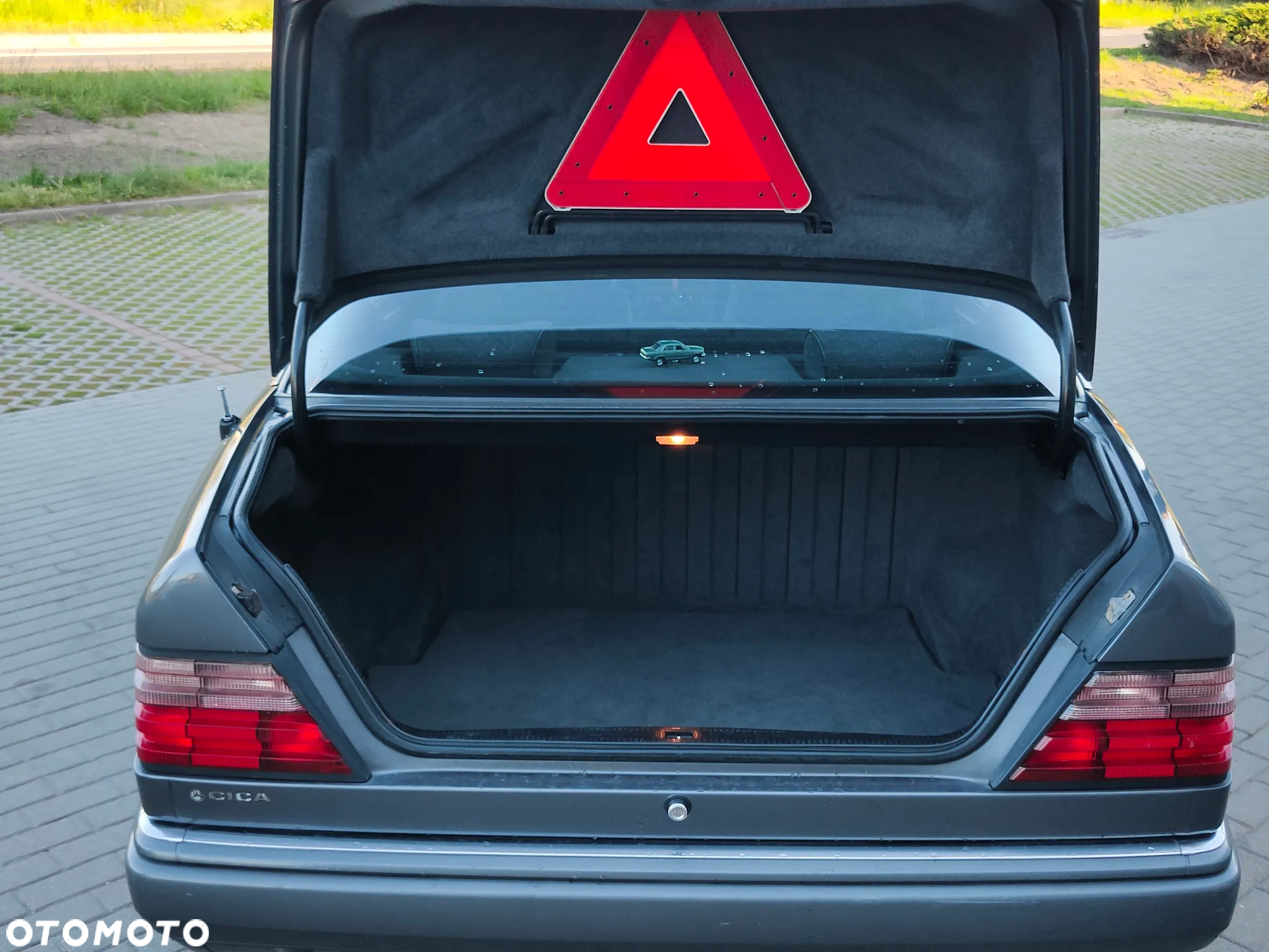 Mercedes-Benz W124 (1984-1993) - 10