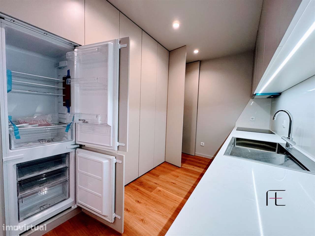 Apartamento T0 Venda em Mafamude e Vilar do Paraíso,Vila Nova de Gaia - Grande imagem: 4/13