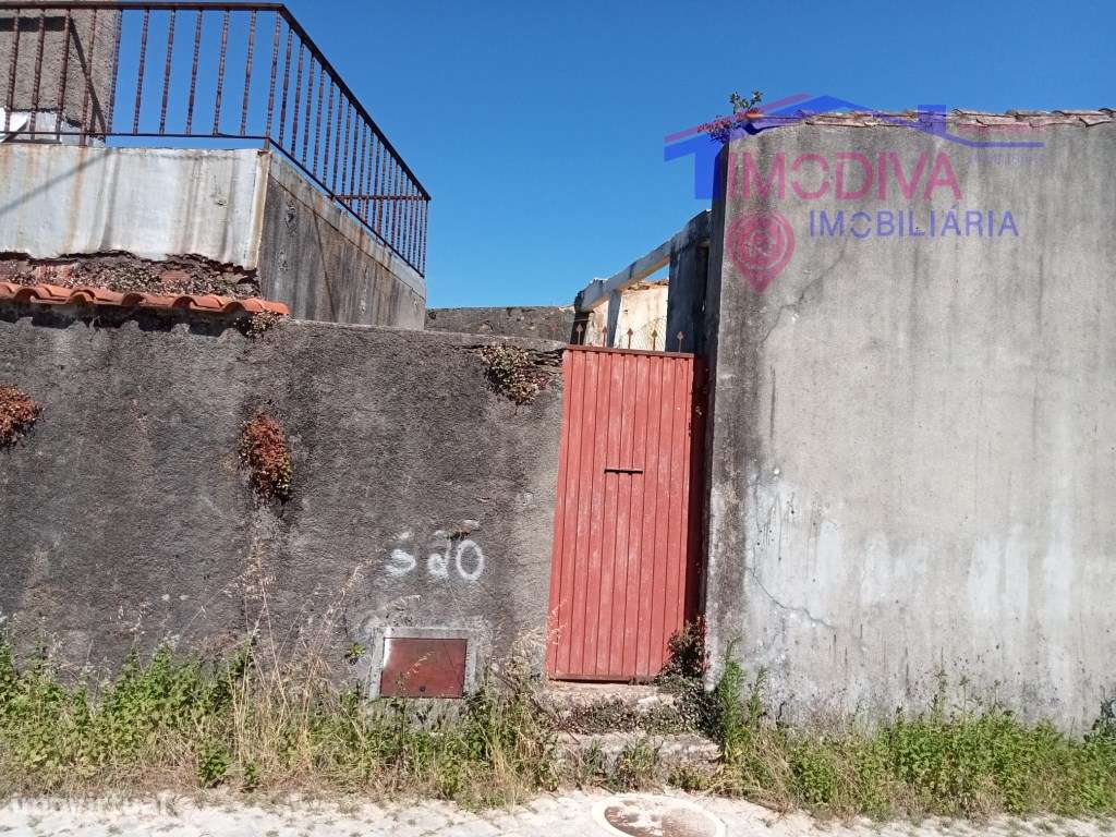 Casa Independente T3 para recuperar - Grande imagem: 4/41