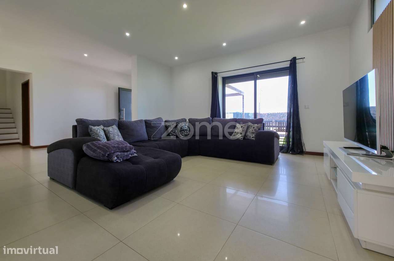 Moradia T4 com Piscina | Ribeira Grande - Grande imagem: 3/36