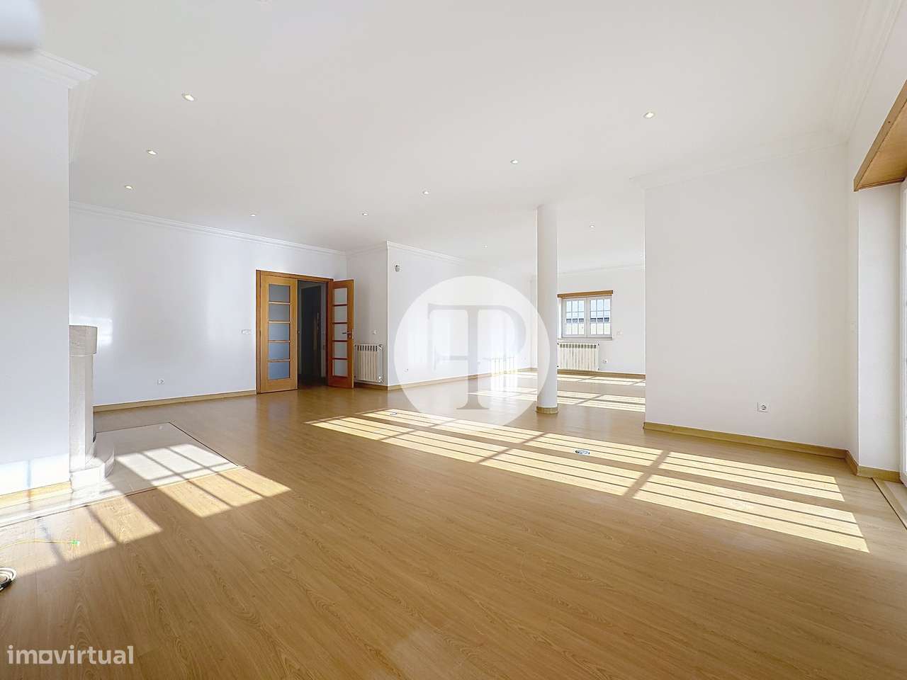 Moradia T5 com piscina no Nadadouro | 408 m² | Lote de 809 m²-4
