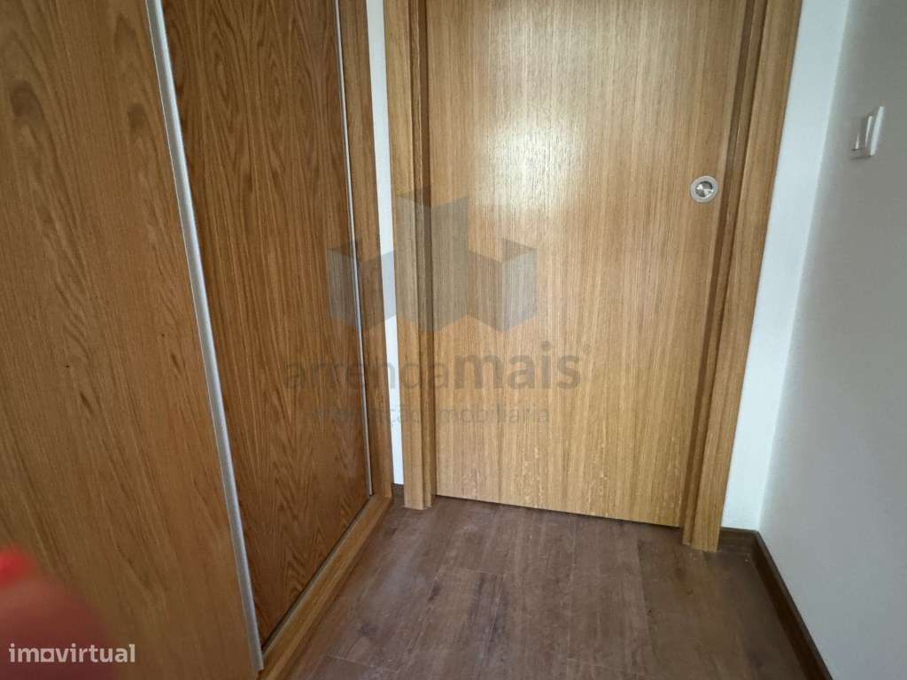 Vende-se apartamento NOVO, T2 com garagem e um sótao, Ultimo piso-6