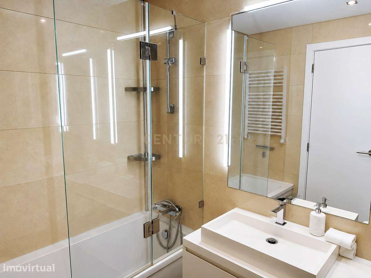 Apartamento T3 moderno e luminoso a 15 minutos da praia | Parede (Casc-16