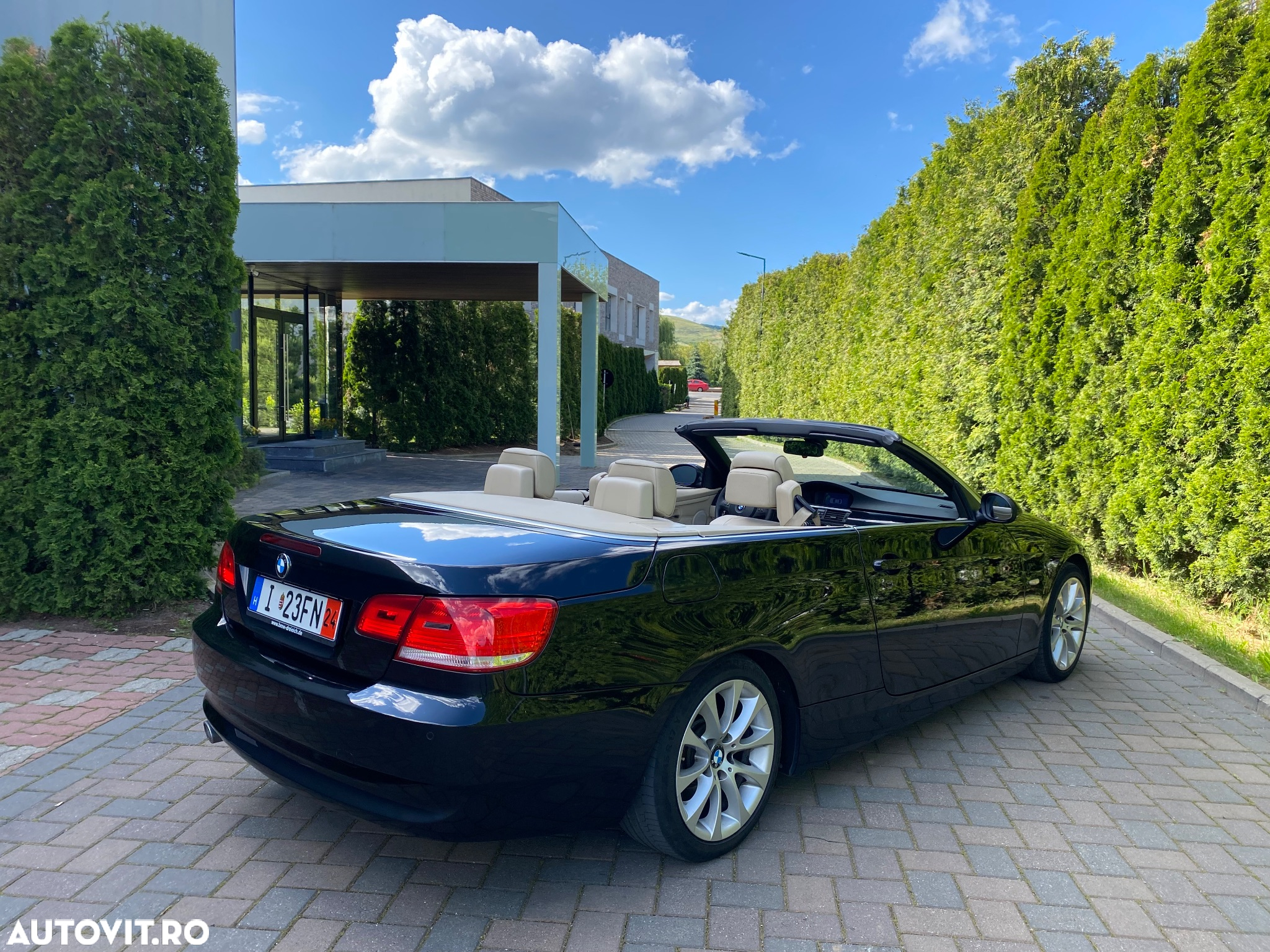 BMW Seria 3 320d DPF Cabrio Aut. - 3