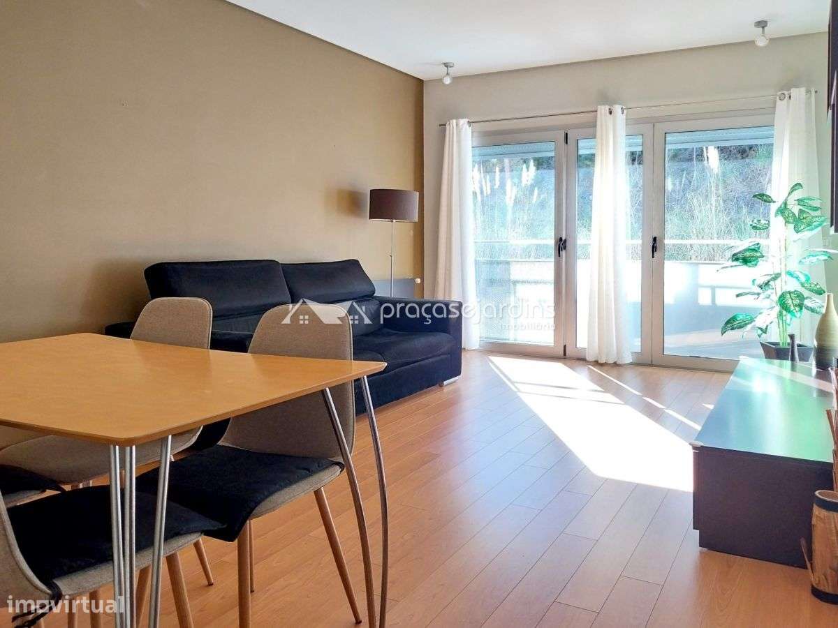 Apartamento T1 Mobilado e Equipado-4