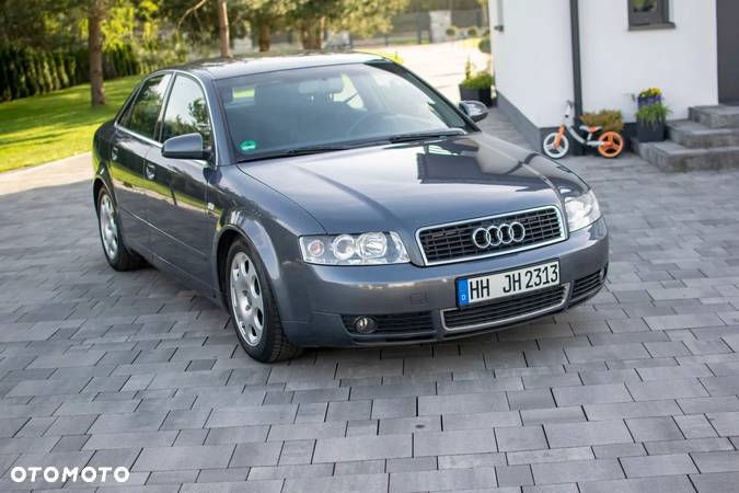 Audi A4 - 1