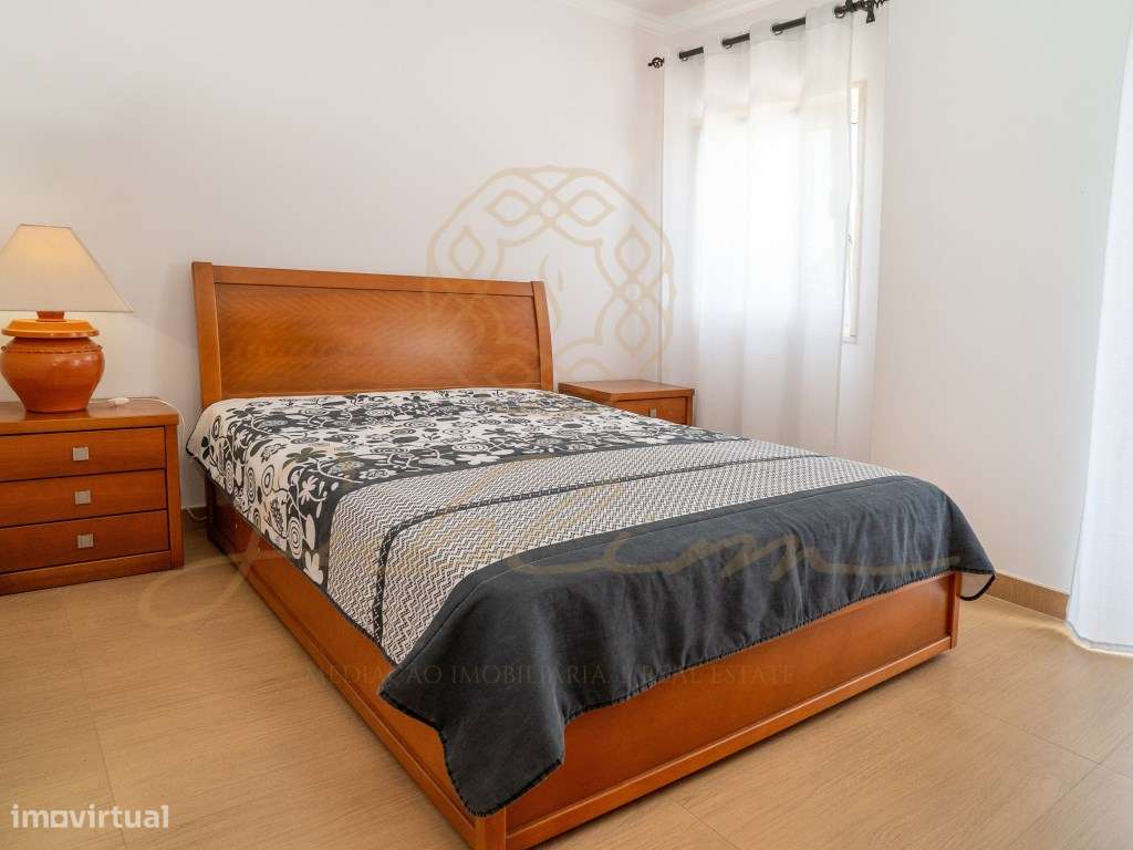 Moradia Isolada com 6 Assoalhadas , Piscina , Garagem Perto das Praias-31