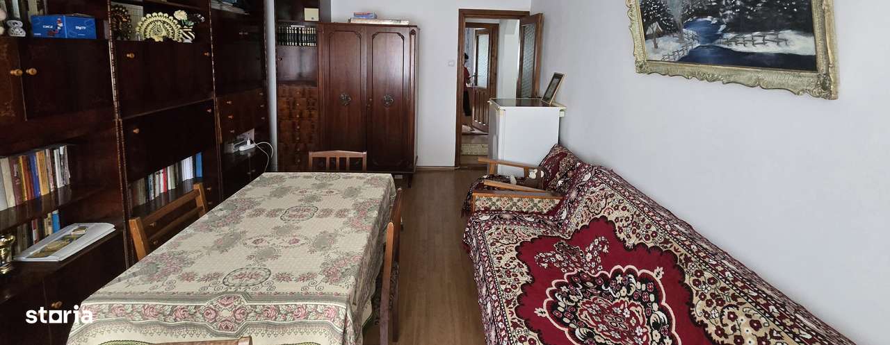 Vând apartament cu 2 camere decomandate - Imagine principală: 1/8