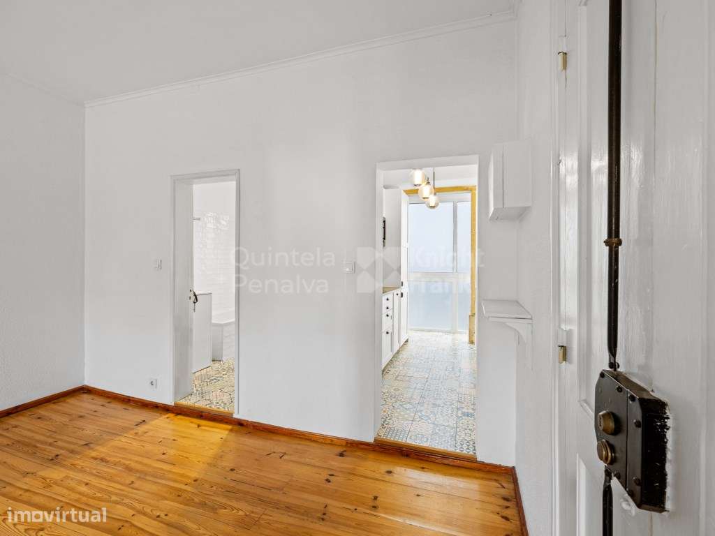 Apartamento T1 Remodelado no Alto de Santo Amaro, Alcântara - Grande imagem: 4/25