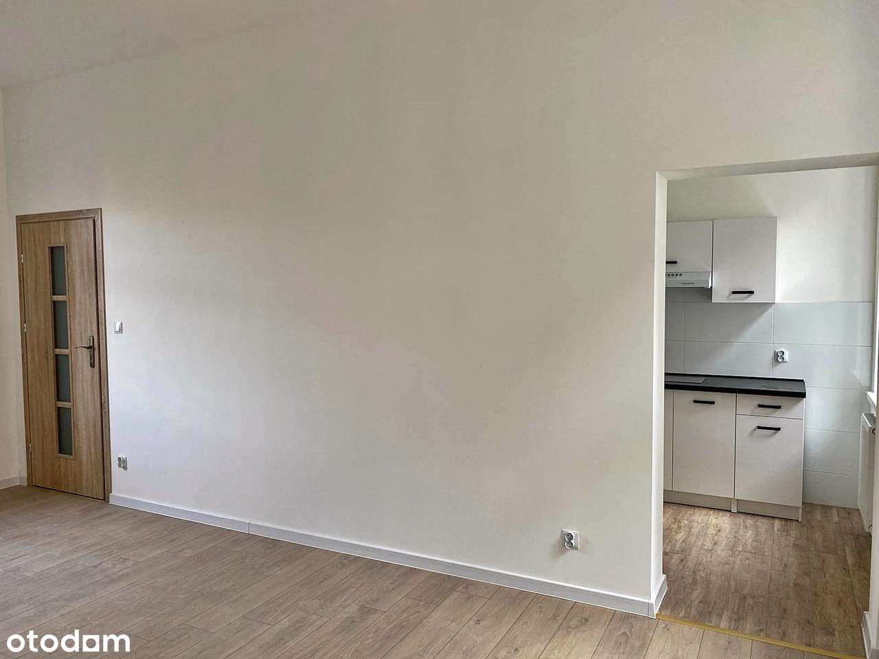 Kawalerka w centrum C.O. |14a - Pełny obrazek: 3/8