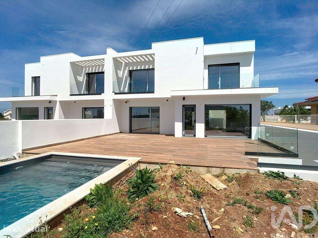 Casa / Villa T4 em Igreja Nova e Cheleiros de 244,00 m2 - Grande imagem: 4/29