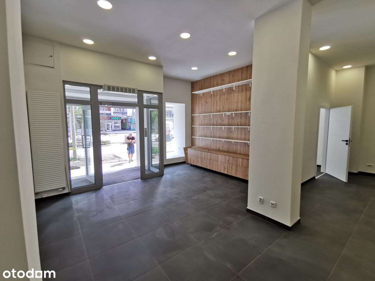 Duży lokal w parterze na wynajem w centrum - Wojsk - Pełny obrazek: 4/19