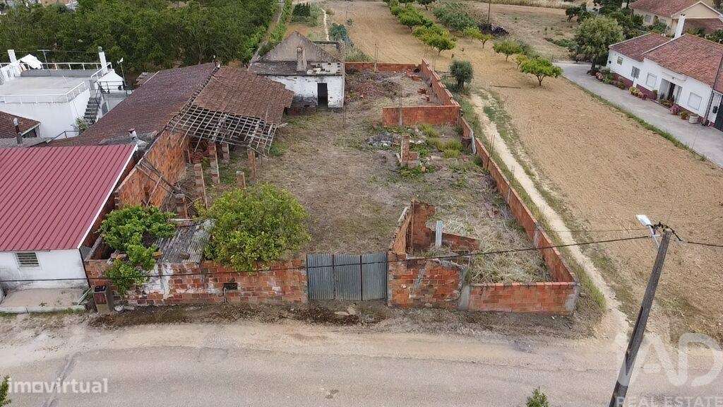 Casa de Campo T3 em Azoia de Cima e Tremês de 256,00 m2 - Grande imagem: 2/27