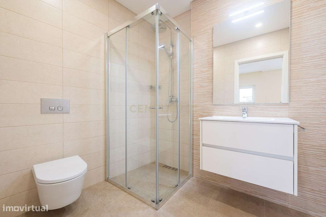 Moradia T3 localizada na aldeia de Cheleiros - Mafra-28