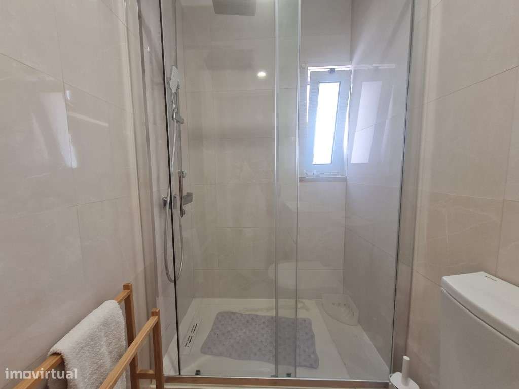 Vende-se T2+1 remodelado no centro-21