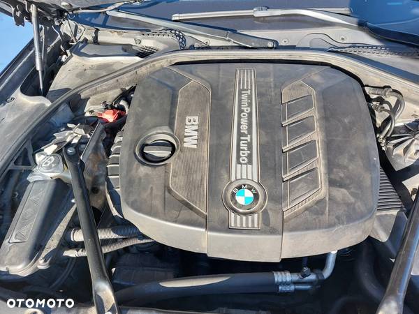 BMW Seria 5 525d xDrive - 29