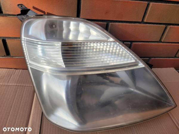 LAMPA PRAWA PRZEDNIA HONDA STREAM EUROPA - 2