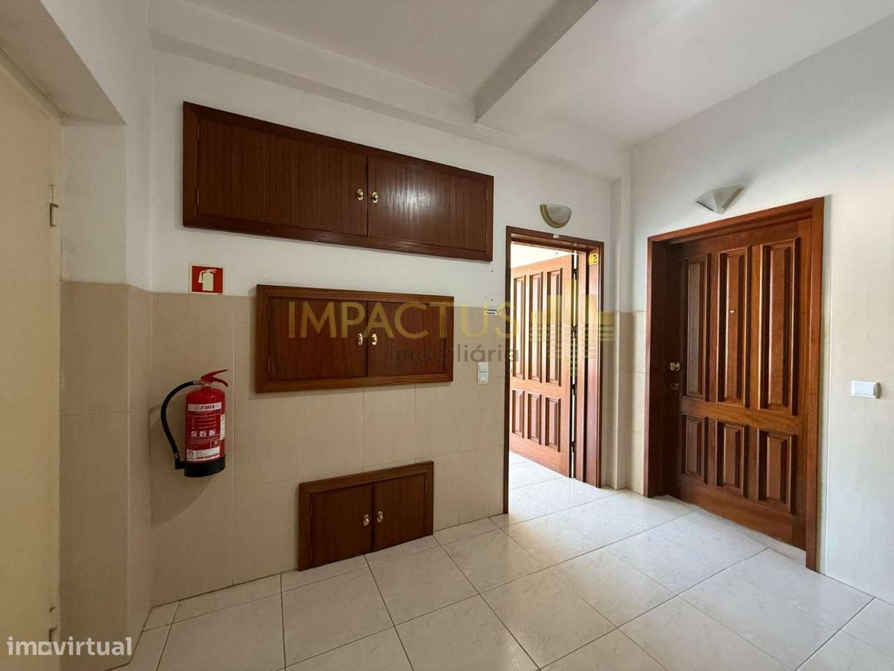 Escritório no centro do Castêlo da Maia - Grande imagem: 4/6