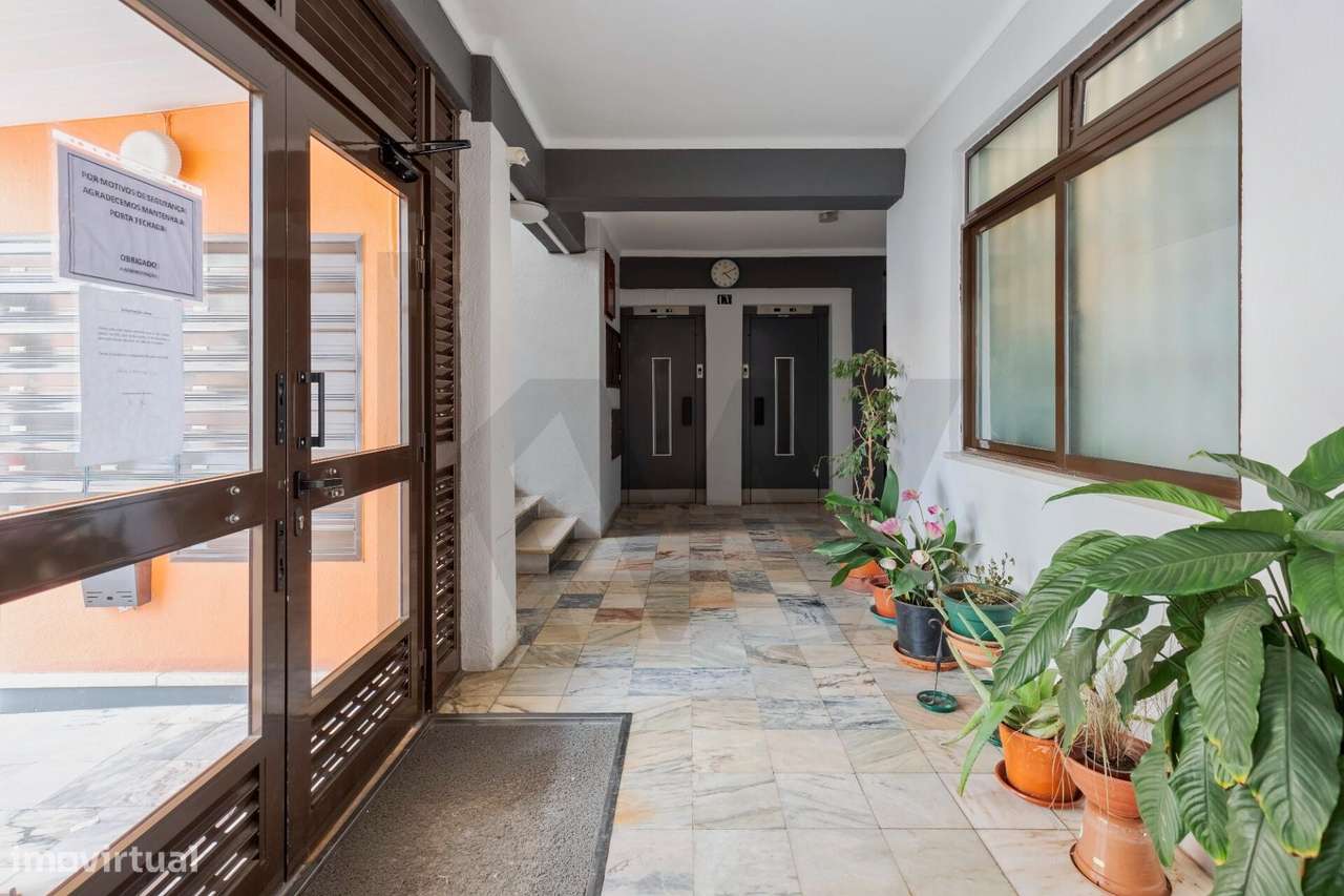 ARRENDAMENTO T4: Luxo de Luz! 3 Frentes, Suite e Elevador. Pronto a en - Grande imagem: 4/27