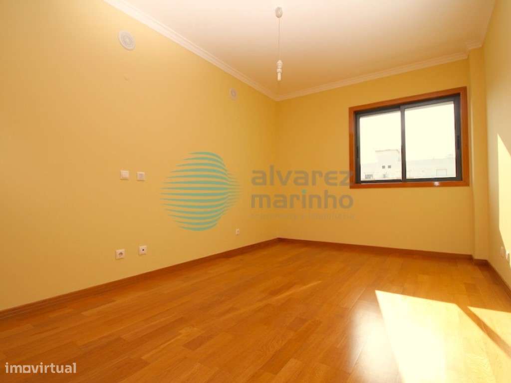 Apartamento T4, com 3 lugares de estacionamento, Parque das Nações-15