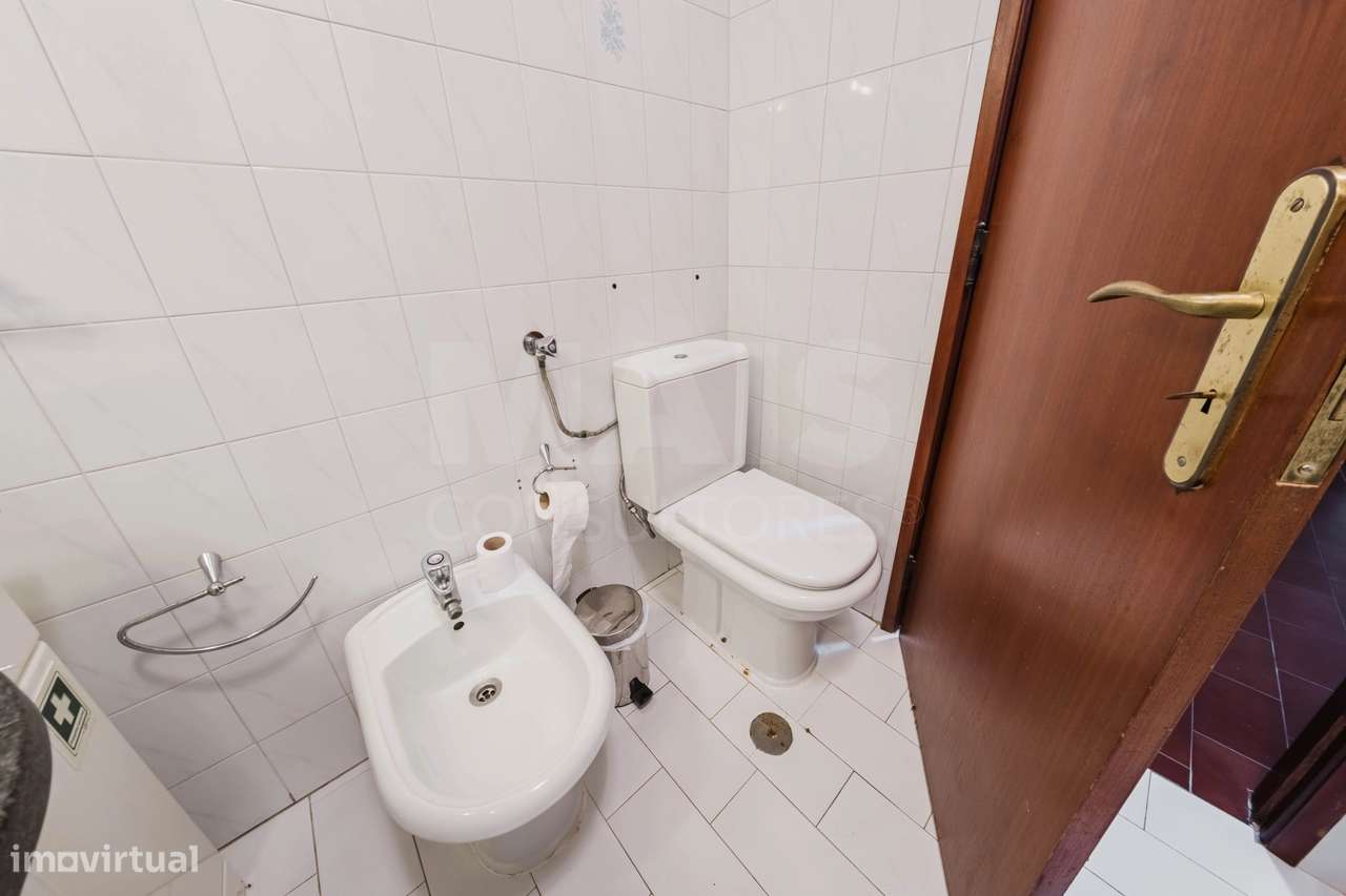 Apartamento T2 com Sótão e Varanda junto à Praia do Baleal-19