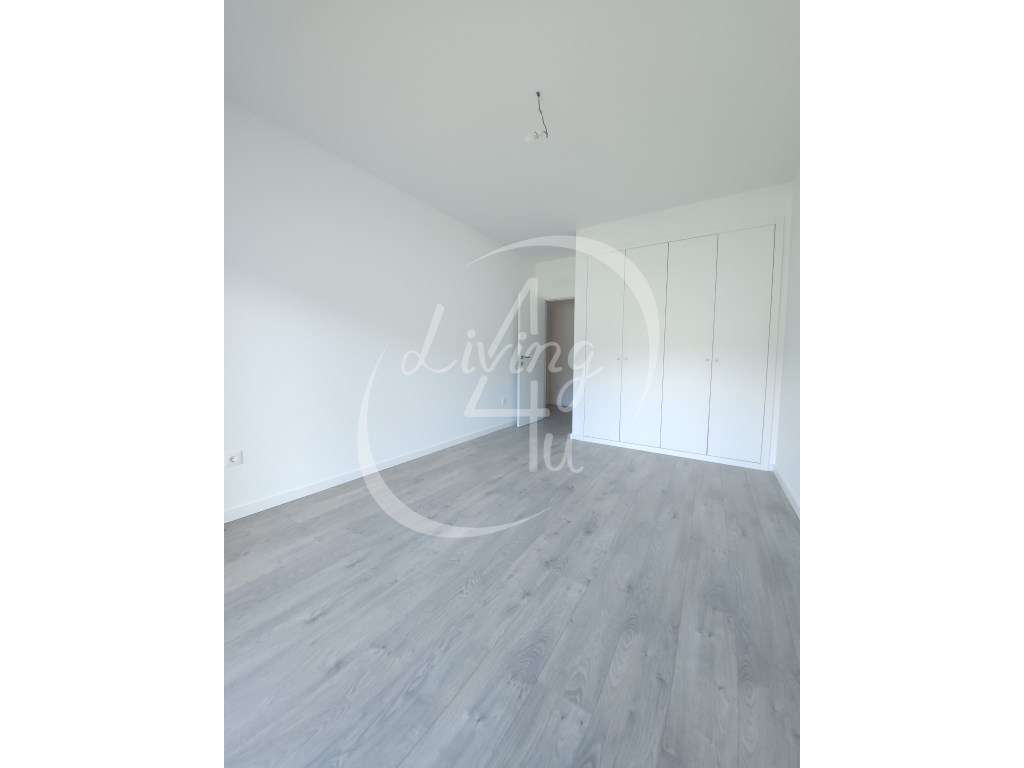 MORADIA T3 GEMINADA - SANTA CATARINA-9