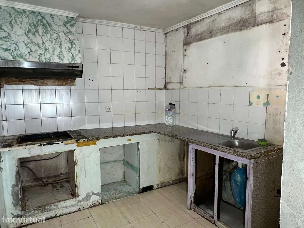 Moradia térrea com Garagem na Lagoa-10