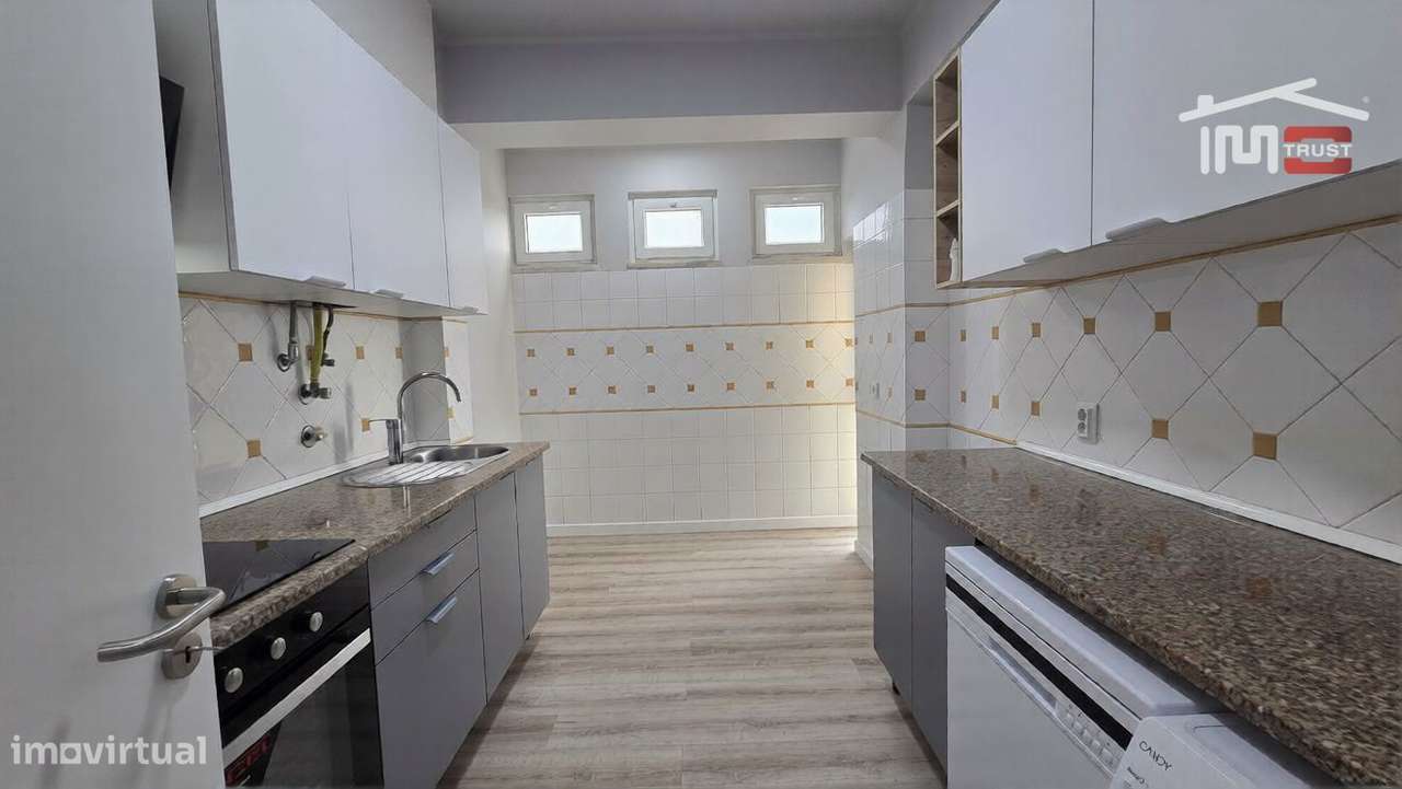 T2 Renovado no Centro de Setúbal  92 m²-1