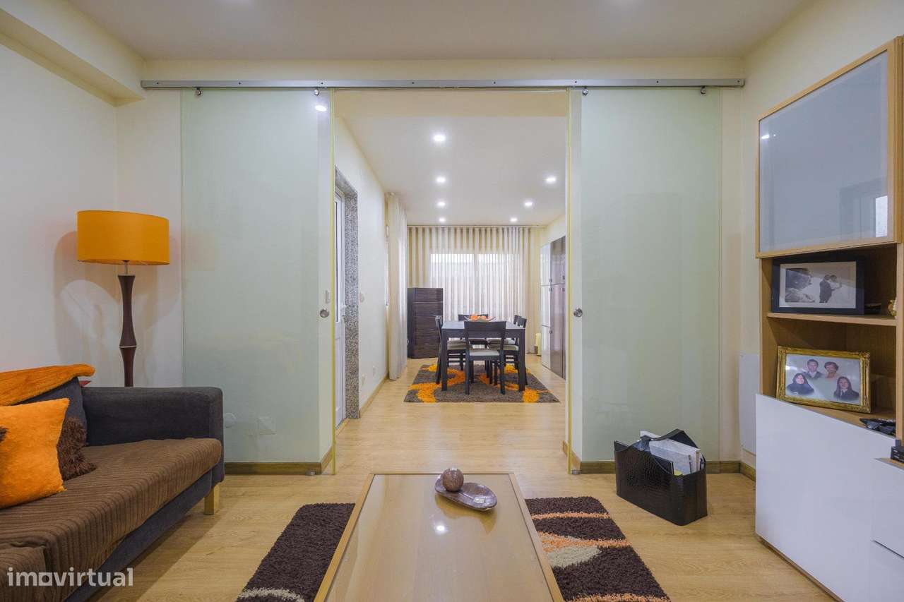 Andar Moradia T3 – Rés do Chão Totalmente Remodelado-1