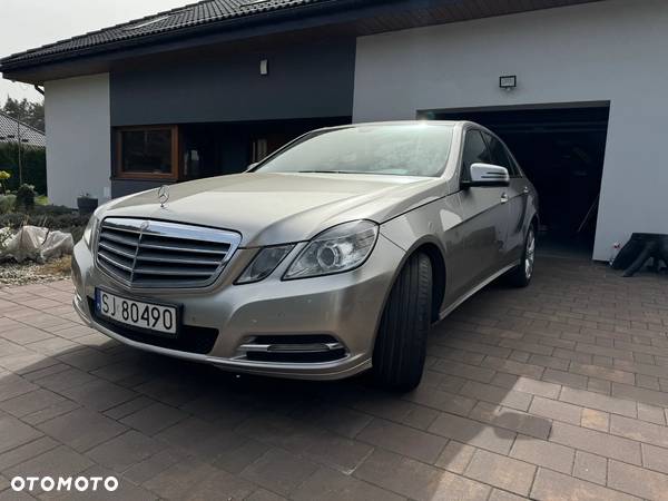 Mercedes-Benz Klasa E 200 CDI DPF BlueEFFICIENCY Automatik - 33