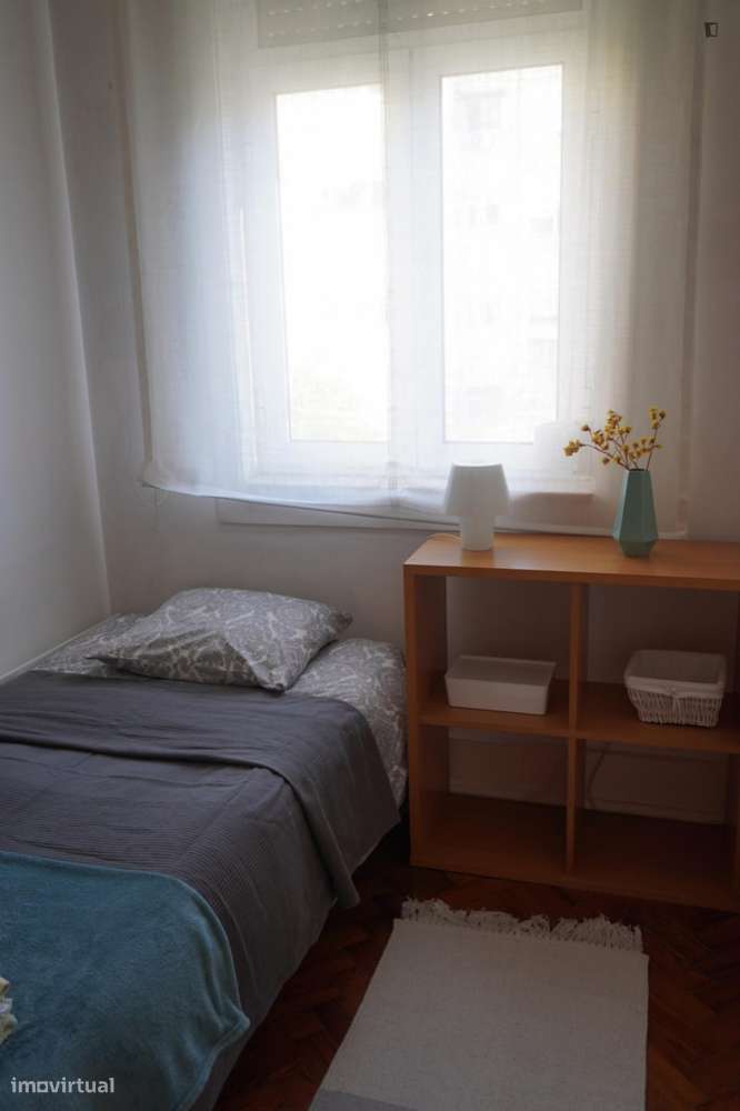 Quarto - localizado em Alameda Lisbon - Grande imagem: 2/10