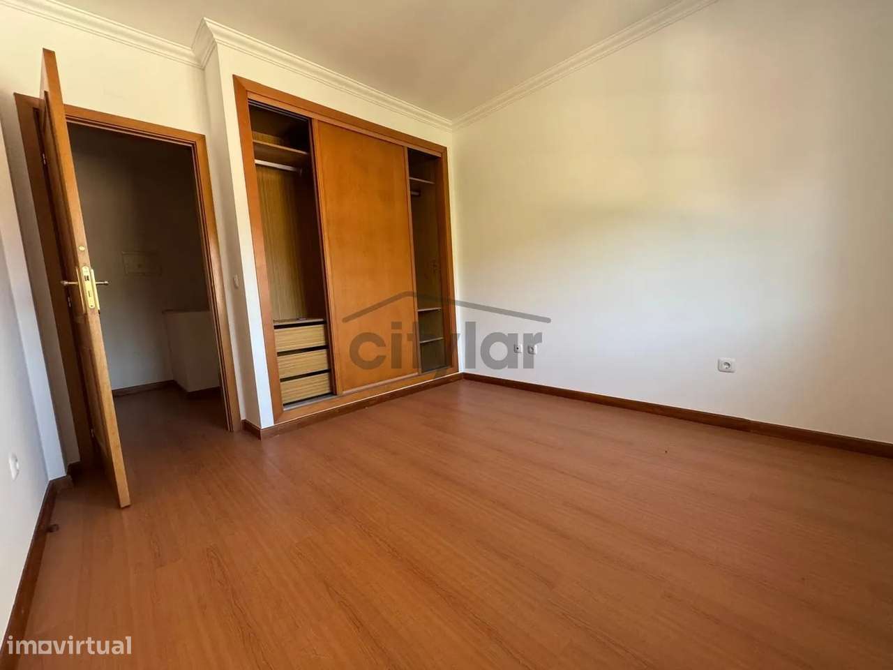 Moradia T4 em Alfeizerão – Conforto, Espaço e Qualidade de Vida!-10