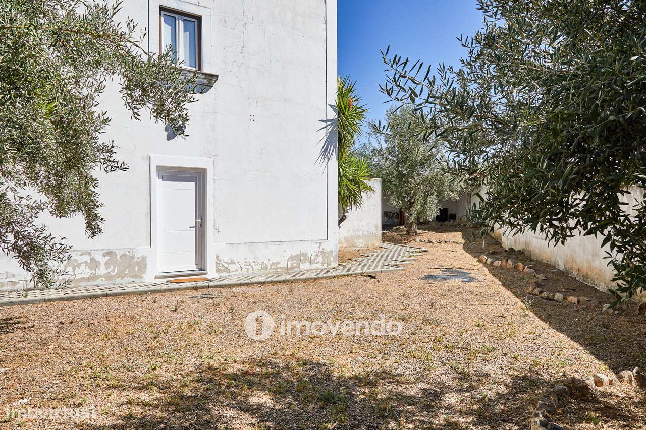 Andar de moradia T2 totalmente remodelado, em Reguengos de Monsaraz-24