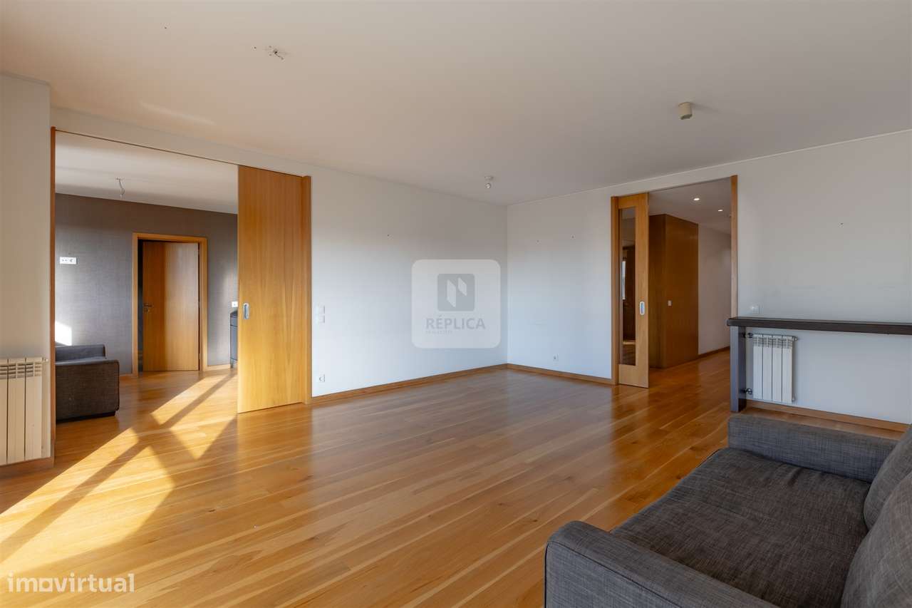 Apartamento T3+1 com Varanda com Vistas Desafogadas | Ramalde - Grande imagem: 4/29