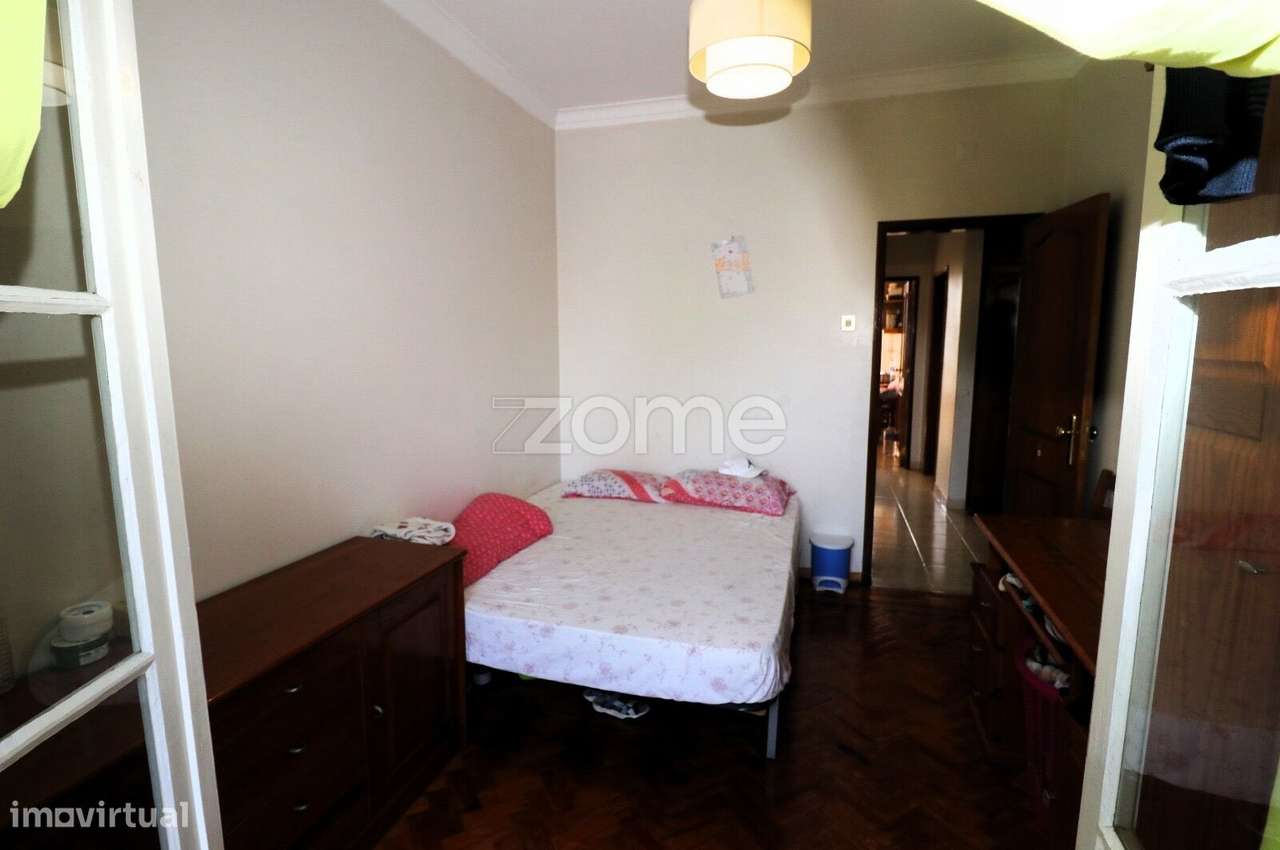 T2 na Venteira com vista desafogada, por 300.000€-12