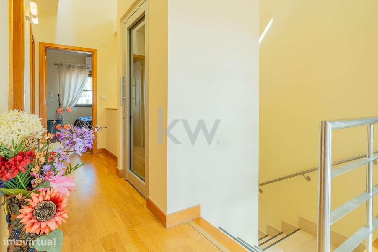 Exclusiva Moradia T3+2 nos Jardins da Parede – Conforto e Elegância Pe - Grande imagem: 5/45