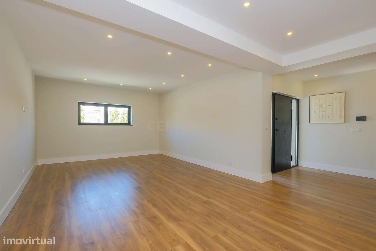 Moradia T5 com piscina, jardim, vista mar e Serra de Sintra | Murches,-6