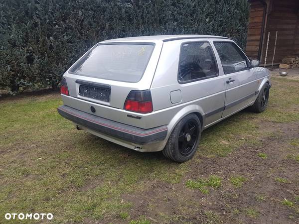 Volkswagen Golf - 6